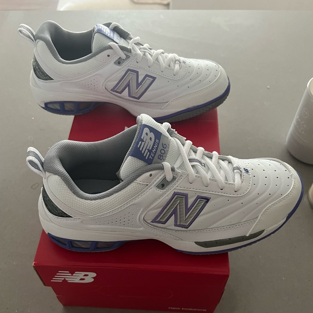 New balance tennis sneaker 806  size 9 white